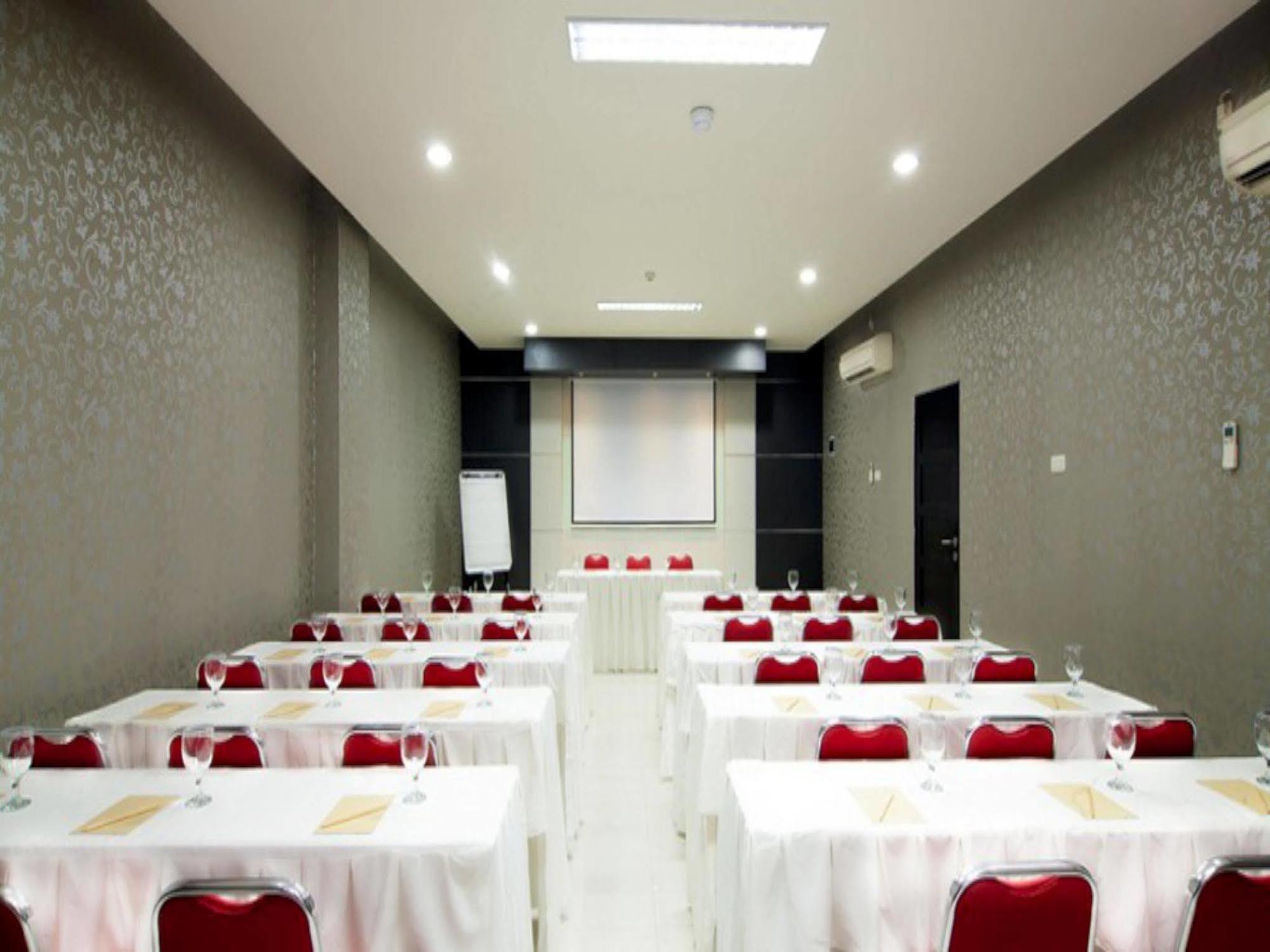 Cordela Hotel Medan Dış mekan fotoğraf